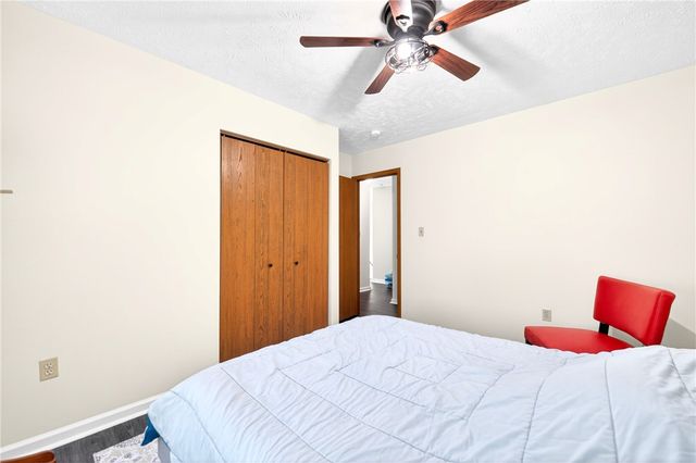 419 Shady Ridge Dr, Monroeville, PA 15146