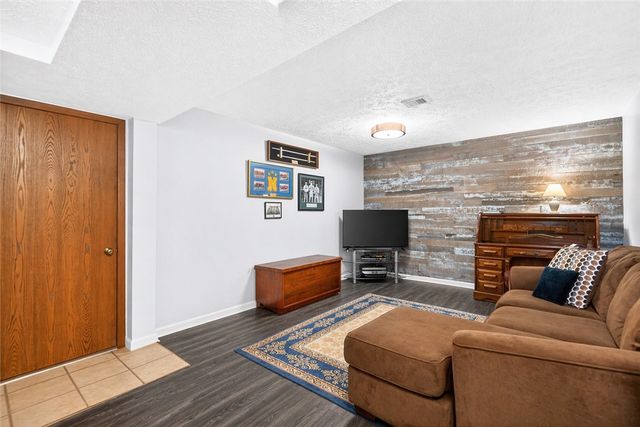 419 Shady Ridge Dr, Monroeville, PA 15146