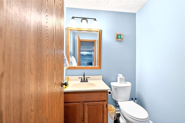 419 Shady Ridge Dr, Monroeville, PA 15146