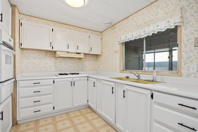 1506 Oak Drive 93, Vista, CA 92084