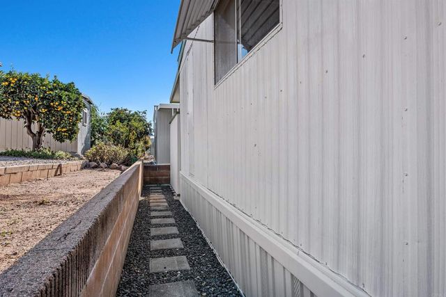 1506 Oak Drive 93, Vista, CA 92084