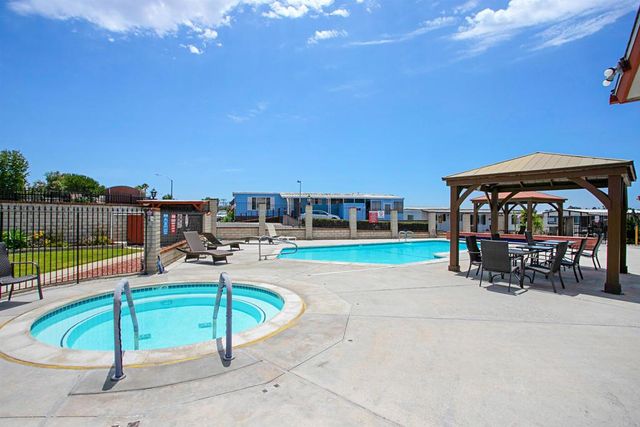 1506 Oak Drive 93, Vista, CA 92084