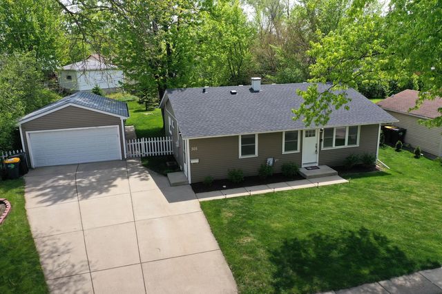 305 Cedar Court, Streamwood, IL 60107