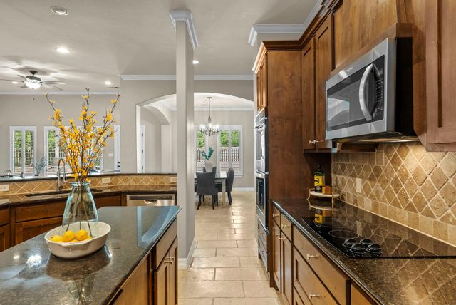 126 Foxwood TRL, Marble Falls, TX 78654