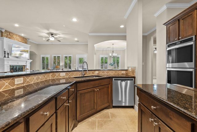 126 Foxwood TRL, Marble Falls, TX 78654