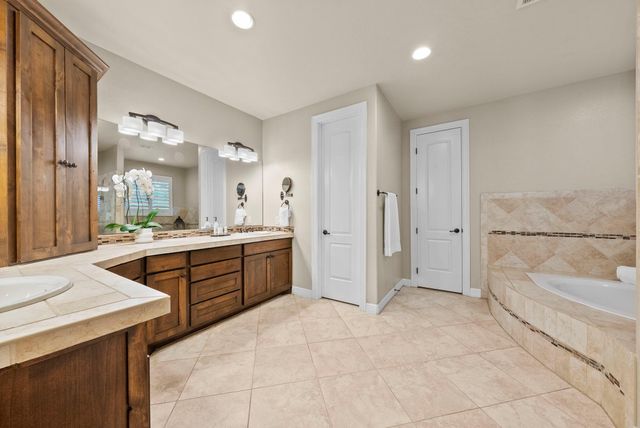 126 Foxwood TRL, Marble Falls, TX 78654