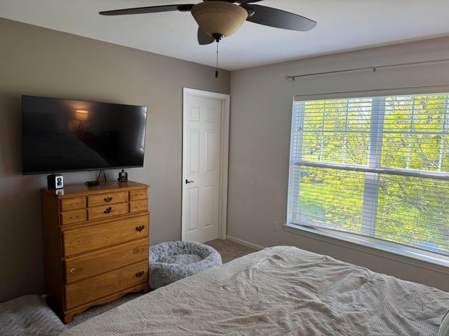 322 Village Square, Burns Harbor, IN 46304