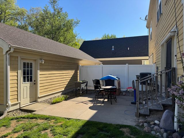 322 Village Square, Burns Harbor, IN 46304