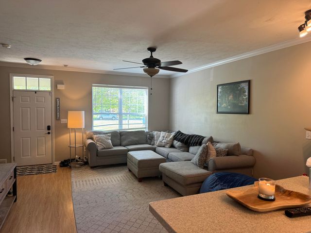 322 Village Square, Burns Harbor, IN 46304