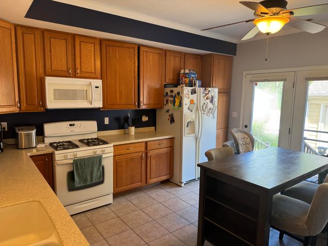 322 Village Square, Burns Harbor, IN 46304