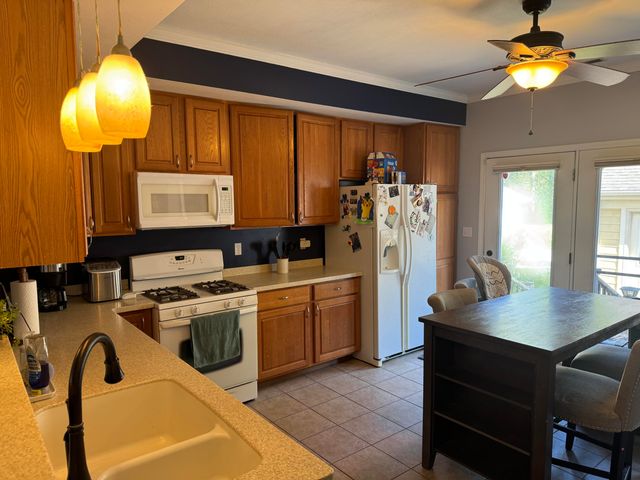 322 Village Square, Burns Harbor, IN 46304