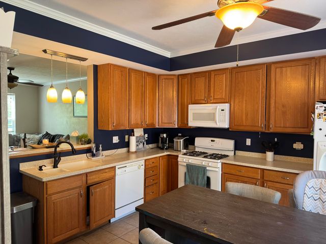 322 Village Square, Burns Harbor, IN 46304
