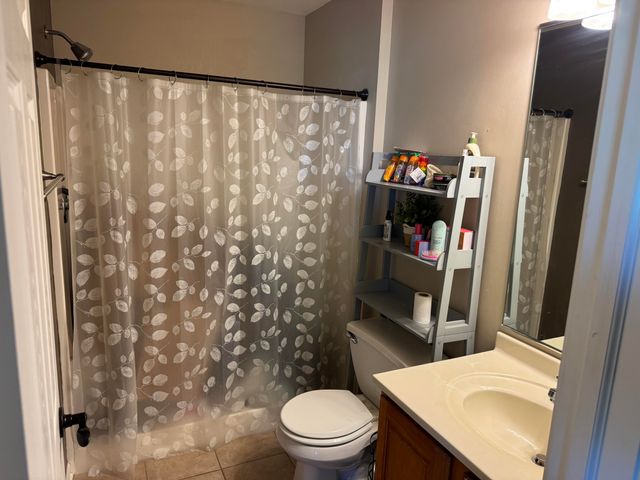 322 Village Square, Burns Harbor, IN 46304
