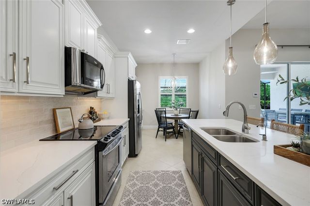 9263 Fieldstone LN, Naples, FL 34120