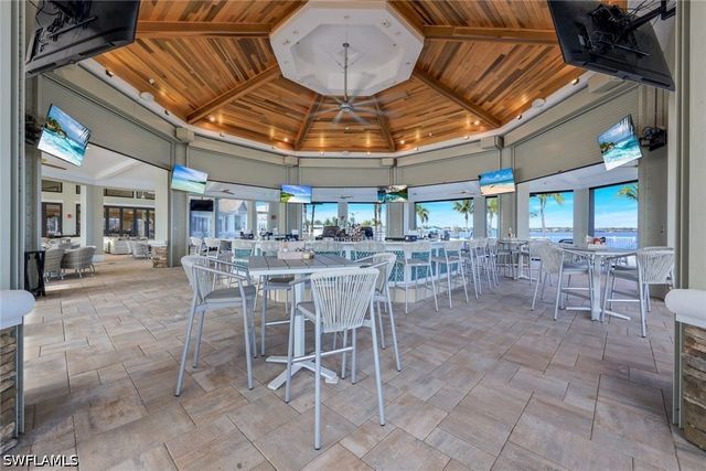 9263 Fieldstone LN, Naples, FL 34120