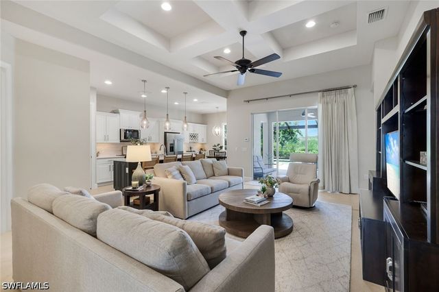 9263 Fieldstone LN, Naples, FL 34120