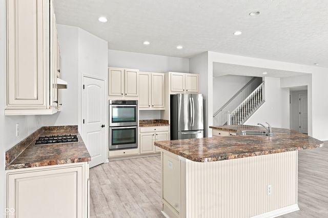 12051 Sanctuary Boulevard, Zionsville, IN 46077