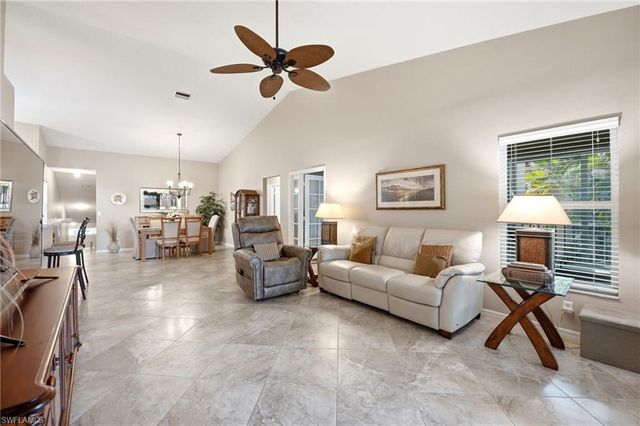 2555 Aspen Creek LN 201, Naples, FL 34119