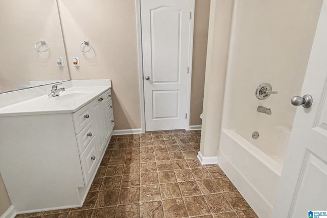176 WATERFORD LAKE DRIVE, Calera, AL 35040