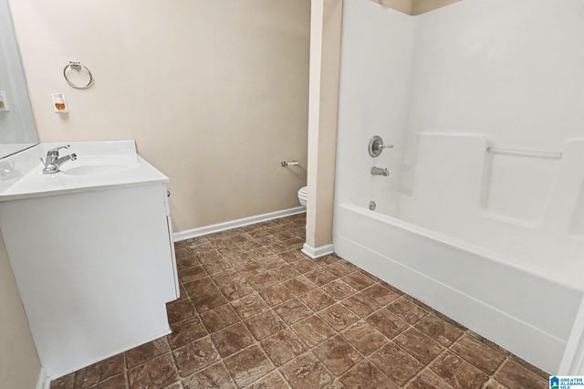 176 WATERFORD LAKE DRIVE, Calera, AL 35040