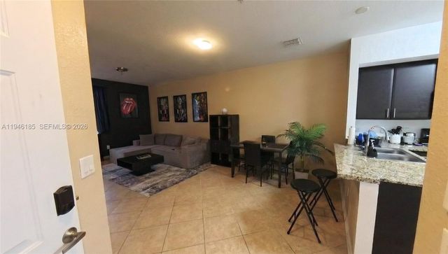 141 NW 2nd Ave 7, Hallandale Beach, FL 33009