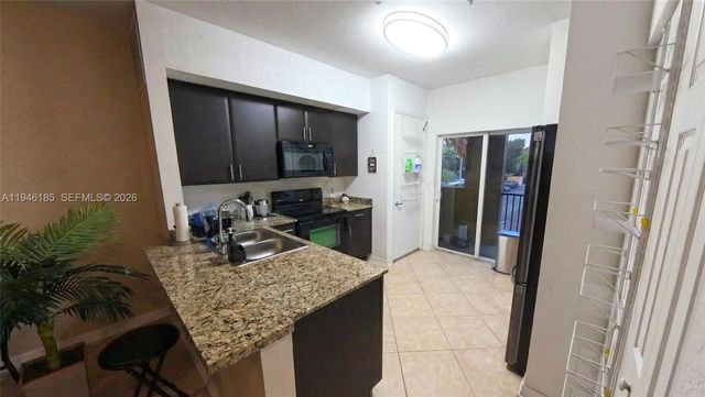 141 NW 2nd Ave 7, Hallandale Beach, FL 33009