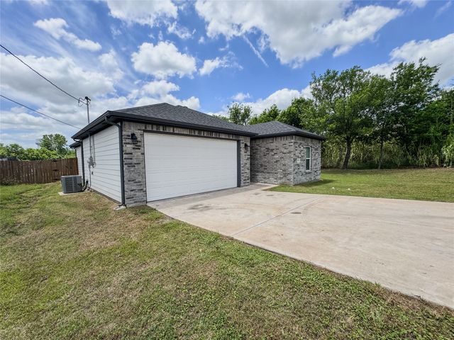 3105 Spencer Street, Greenville, TX 75401