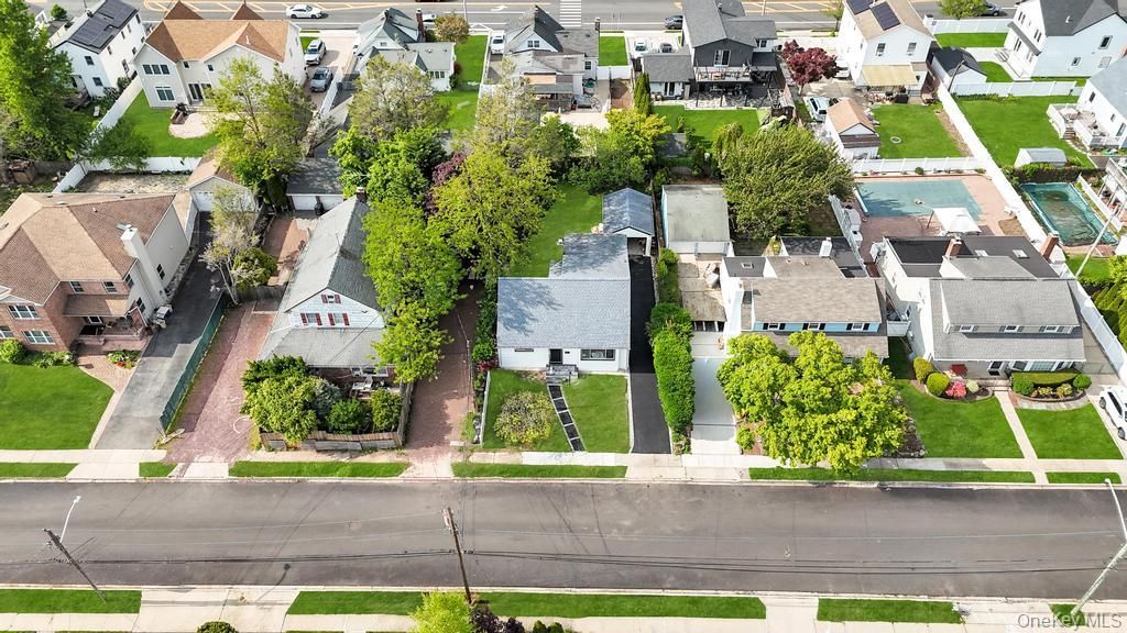 20 Howard Street, Hicksville, NY 11801 — photo 3