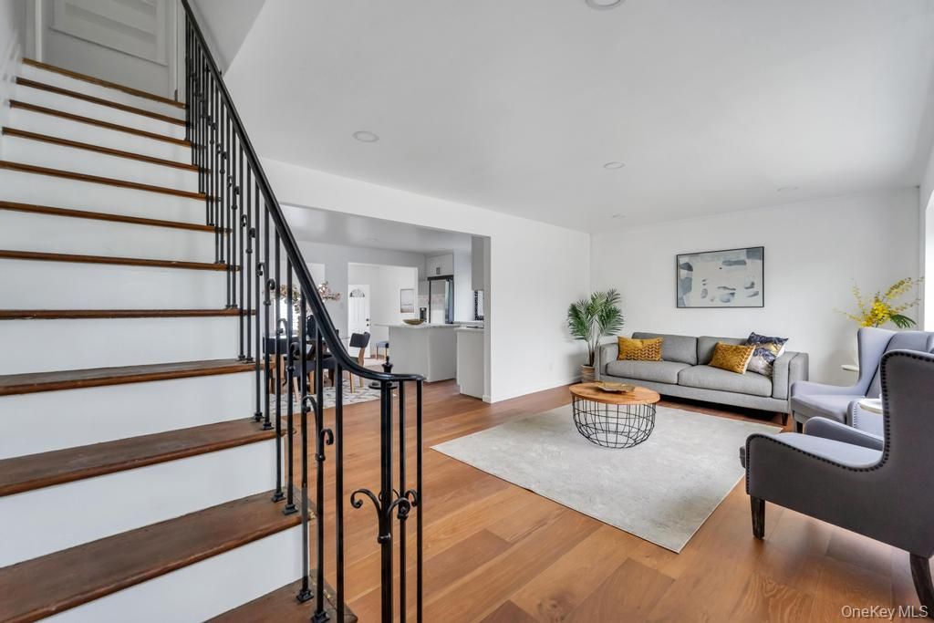20 Howard Street, Hicksville, NY 11801 — photo 4