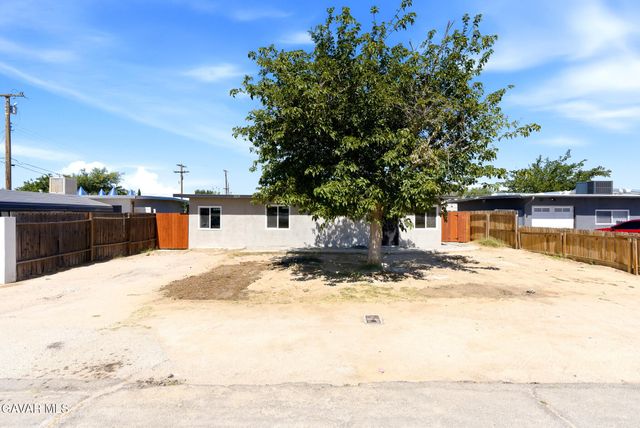 2829 Laurel Street, Rosamond, CA 93560