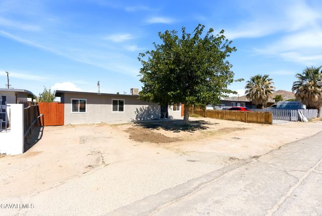 2829 Laurel Street, Rosamond, CA 93560
