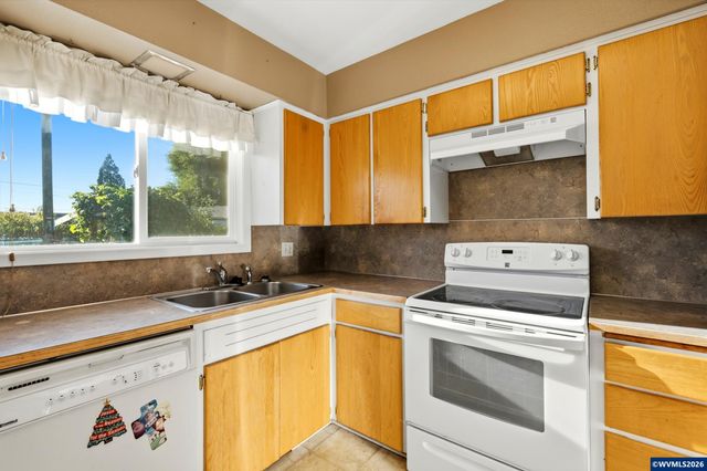 1430 Powell St SE, Albany, OR 97322