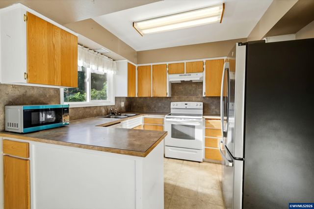 1430 Powell St SE, Albany, OR 97322