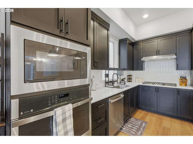 13647 Sw 165TH Ave, Tigard, OR 97223