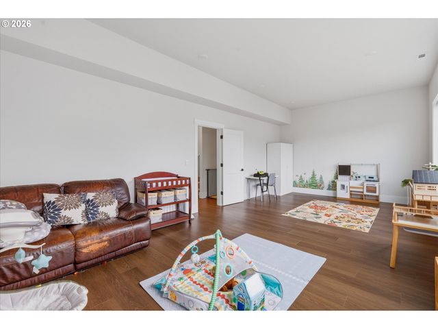 13647 Sw 165TH Ave, Tigard, OR 97223