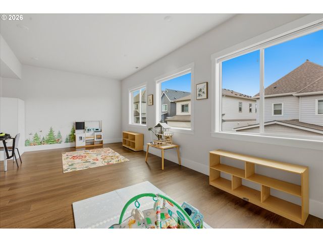 13647 Sw 165TH Ave, Tigard, OR 97223