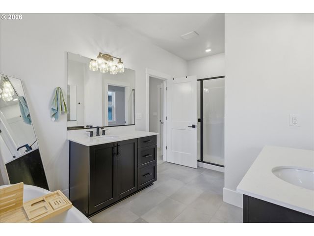 13647 Sw 165TH Ave, Tigard, OR 97223