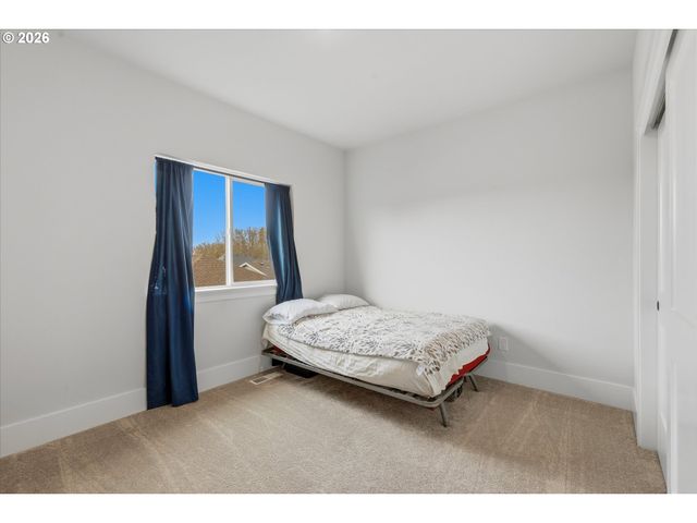 13647 Sw 165TH Ave, Tigard, OR 97223