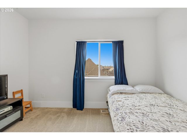 13647 Sw 165TH Ave, Tigard, OR 97223