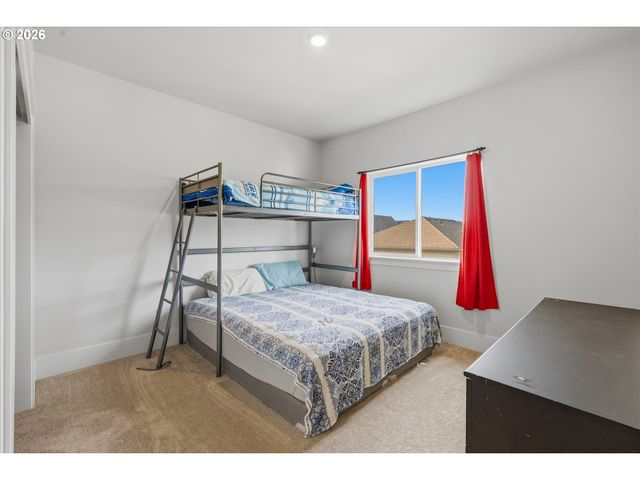 13647 Sw 165TH Ave, Tigard, OR 97223