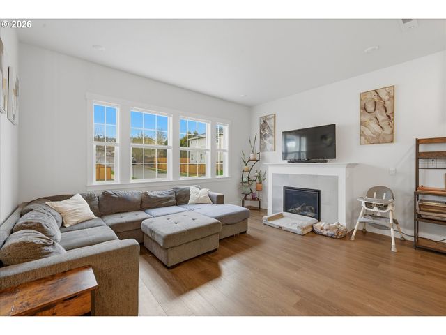 13647 Sw 165TH Ave, Tigard, OR 97223