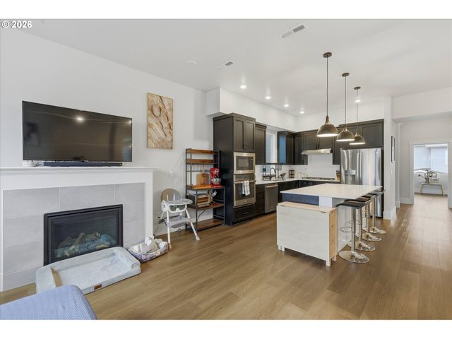 13647 Sw 165TH Ave, Tigard, OR 97223