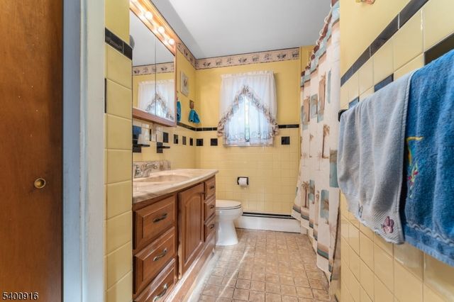 340 N Prospect St, Washington Boro, NJ 07882