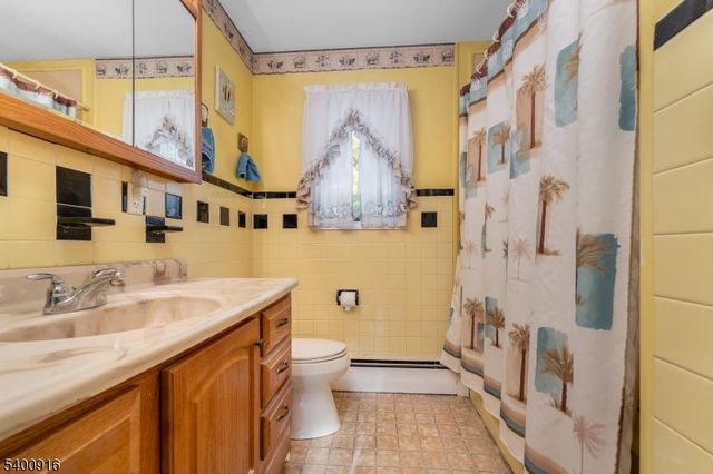 340 N Prospect St, Washington Boro, NJ 07882