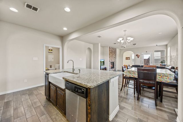 500 Corbin Drive, Arlington, TX 76002