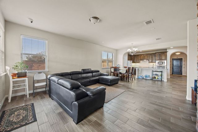 500 Corbin Drive, Arlington, TX 76002