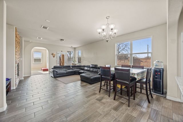 500 Corbin Drive, Arlington, TX 76002