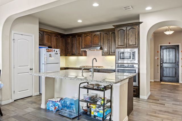 500 Corbin Drive, Arlington, TX 76002