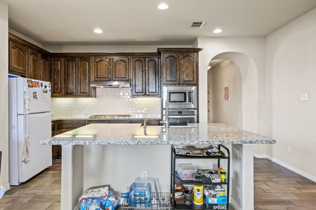 500 Corbin Drive, Arlington, TX 76002