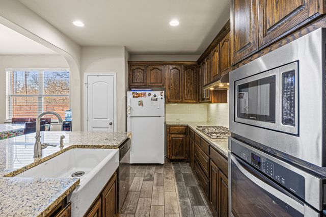 500 Corbin Drive, Arlington, TX 76002